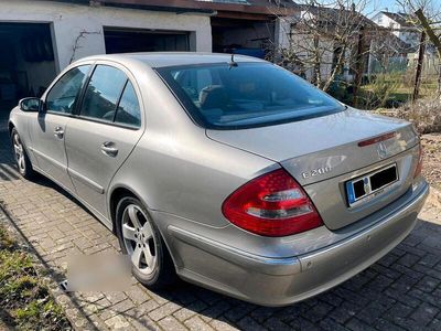 Mercedes E200