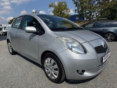 Silber Gebraucht 2007 Toyota Yaris Sol Limousine | 4.998 € (Fairer Preis)