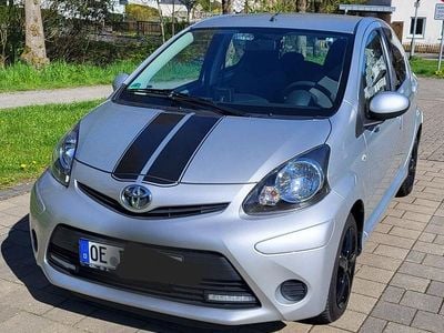 Second-hand Toyota Aygo Cool 68 CP (50 kW) 2012 Argintiu Hatchback