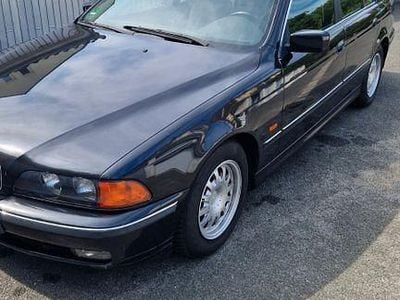 BMW 523