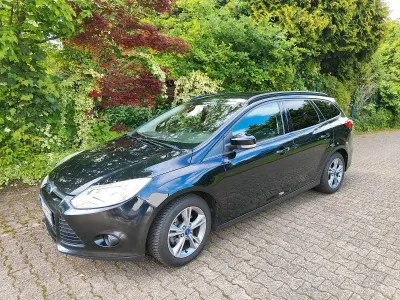 Gebraucht Ford Focus 125 PS (91 kW) 2014 Schwarz Kombi