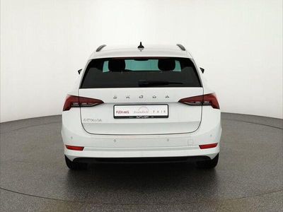 Usata Skoda Octavia Ambition 150 CV (110 kW) 2020 Bianco Station wagon