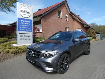 Gebraucht Mercedes GLC220 AMG line 170 PS (125 kW) 2017 Selenitgrau SUV