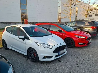 Gebraucht Ford Fiesta ST 182 PS (133 kW) 2014 Weiß Kleinwagen
