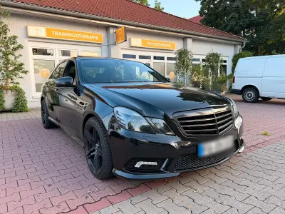 Gebraucht Mercedes E350 265 PS (194 kW) 2011 Schwarz Limousine