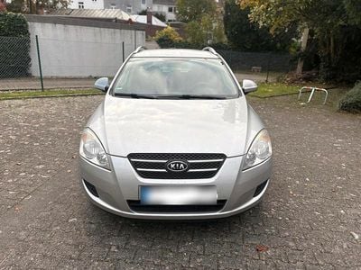 Gebraucht Kia Ceed 109 PS (80 kW) 2008 Silber Kleinwagen