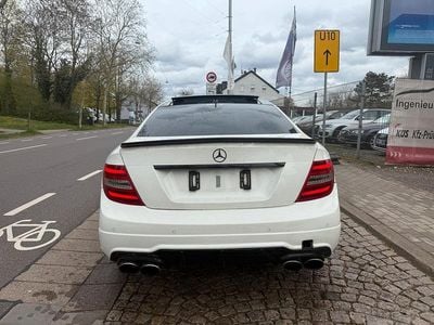 Gebraucht Mercedes C220 AMG 170 PS (125 kW) 2011 Weiß Coupé