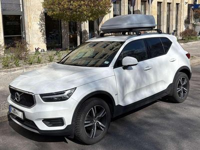 Gebraucht Volvo XC40 Momentum 129 PS (94 kW) 2022 Weiß SUV