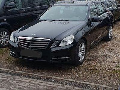 Schwarz Gebraucht 2012 Mercedes E200 Limousine | 13.000 € (Fairer Preis)