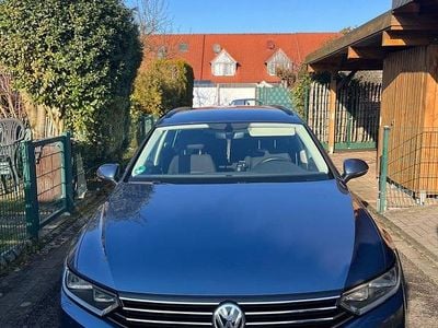 Gebraucht VW Passat Comfortline 150 PS (110 kW) 2014 Blau Kombi