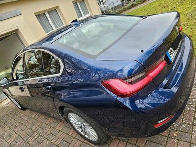 Gebraucht BMW 320 Sport Line 190 PS (139 kW) 2019 Blau Limousine