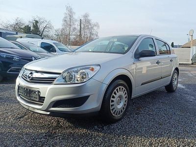 Gebraucht Opel Astra Selection 90 PS (66 kW) 2009 Silber Limousine