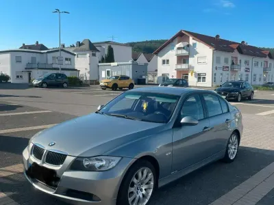 Gebraucht BMW 320 150 PS (110 kW) 2005 Grau Limousine