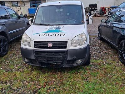 Weiß Gebraucht 2009 Fiat Doblò Van / Kleinbus | 1.499 € (Superpreis)