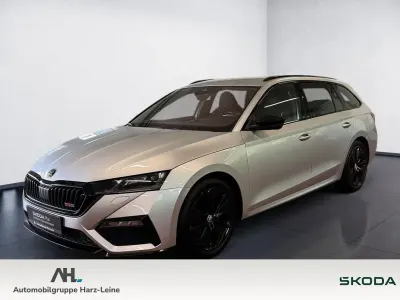 Gebraucht Skoda Octavia RS 200 PS (147 kW) 2023 Brillantsilber metallic Kombi