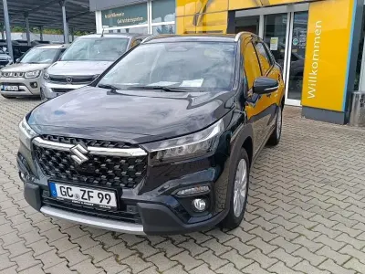 Gebraucht Suzuki SX4 S-Cross Comfort 129 PS (94 kW) 2025 Schwarz SUV