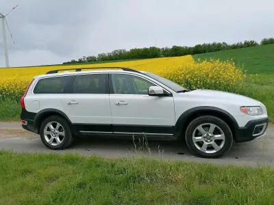 Usata Volvo XC70 205 CV (150 kW) 2011 Bianco Station wagon