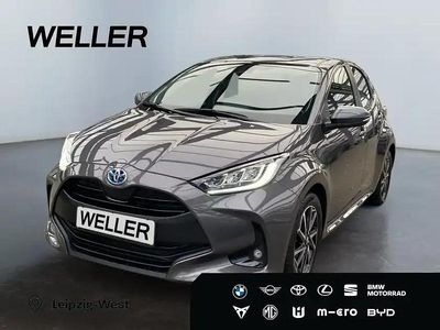 Grau Gebraucht 2022 Toyota Yaris Hybrid Team Kleinwagen | 17.590 € (Guter Preis)