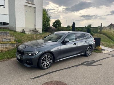 BMW 330e
