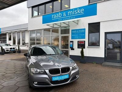 Gebraucht BMW 320 177 PS (130 kW) 2009 Grau Kombi