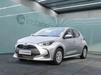 Gebraucht Toyota Yaris Business Edition 116 PS (85 kW) 2022 Silber Kleinwagen