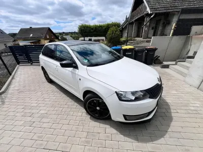 Gebraucht Skoda Rapid Monte Carlo 105 PS (77 kW) 2015 Weiß Kleinwagen