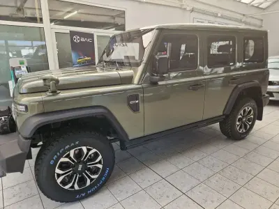 Neu BAW 212 166 PS (122 kW) 2026 Grün SUV