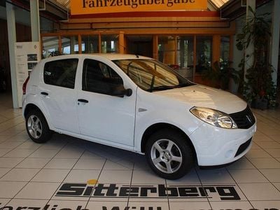 Weiß Gebraucht 2012 Dacia Sandero Basis Limousine | 3.800 € (Etwas zu teuer)