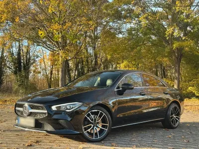 Gebraucht Mercedes CLA220 194 PS (142 kW) 2020 Schwarz Limousine