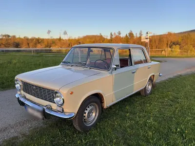 Second-hand Lada 2101 44 CP (32 kW) 1971 Bej Berlinǎ