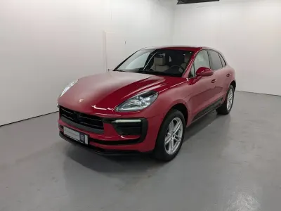Gebraucht Porsche Macan 265 PS (194 kW) 2021 Karminrot SUV