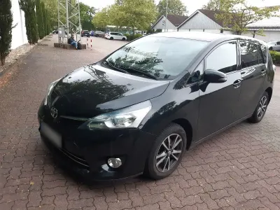 Gebraucht Toyota Verso 132 PS (97 kW) 2013 Schwarz Van / Kleinbus