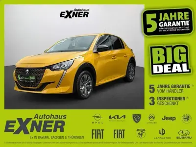 Occasion Peugeot e-208 Allure 100 kW (136 PK) 2023 Geel Hatchback