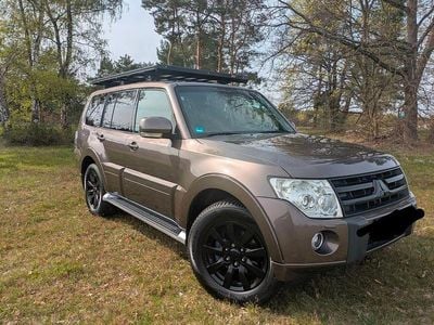 Gebraucht Mitsubishi Pajero Intense 200 PS (147 kW) 2011 Braun SUV