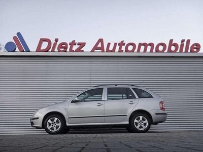 Hellgrau (metallic) Gebraucht 2007 Skoda Fabia Ambiente Kombi | 1.900 € (Fairer Preis)