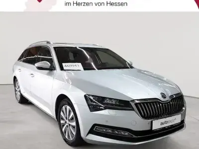 Gebraucht Skoda Superb Style 200 PS (147 kW) 2023 Silber Kombi