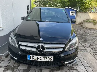 Gebraucht Mercedes B180 Edition 109 PS (80 kW) 2013 Schwarz Van / Kleinbus