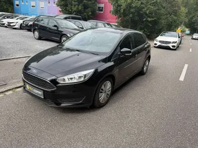 Gebraucht Ford Focus Trend 101 PS (74 kW) 2016 Iridiumschwarz metallic Kleinwagen