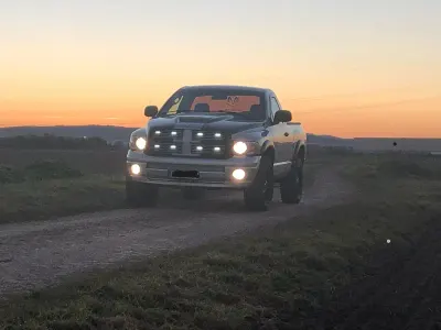 Gebraucht Dodge Ram 349 PS (256 kW) 2007 Silber Pickup
