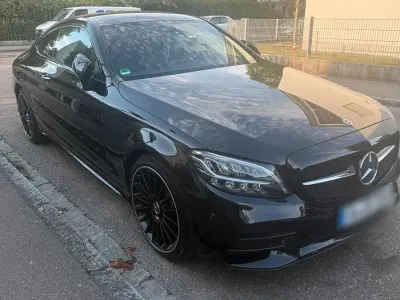 Gebraucht Mercedes C180 170 PS (125 kW) 2021 Schwarz Coupé