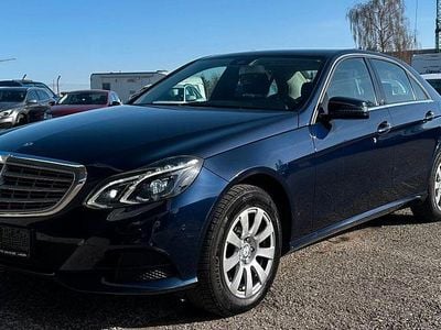 Gebraucht Mercedes E220 Avantgarde 170 PS (125 kW) 2014 Blau Limousine