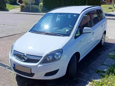 Brugt Opel Zafira Family 110 HK (80 kW) 2012 Hvid MPV