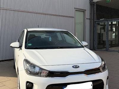 Gebraucht Kia Rio 84 PS (61 kW) 2018 Weiß Limousine