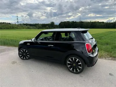 Gebraucht Mini Cooper SE 135 kW (184 PS) 2021 Schwarz Kleinwagen