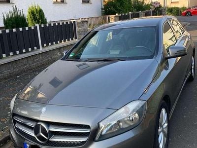 Gebraucht Mercedes A180 Style 122 PS (89 kW) 2013 Grau Limousine