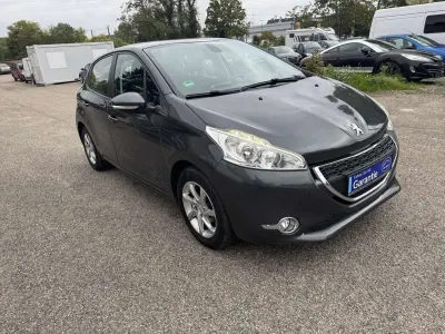 Gebraucht Peugeot 208 Active 82 PS (60 kW) 2012 Gris shark Kleinwagen
