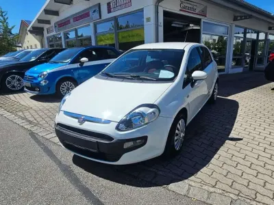 Gebraucht Fiat Punto Dynamic 77 PS (56 kW) 2010 Weiss Kleinwagen