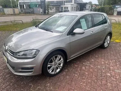 Gebraucht VW Golf VII Highline 150 PS (110 kW) 2015 Silber Limousine