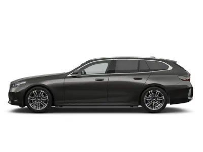 Neu BMW 520 M Sport 197 PS (144 kW) 2026 Sophistograu brillanteffekt metalli Kombi