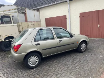 Gebraucht Ford Fiesta 60 PS (44 kW) 1999 Beige Kleinwagen